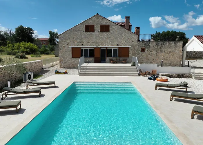 Demare With Heated Pool, Free Evc Station Dom wakacyjny *
