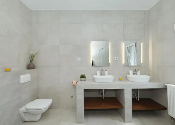 Prázdninový dům Demare With Heated Pool, Free Evc Station *