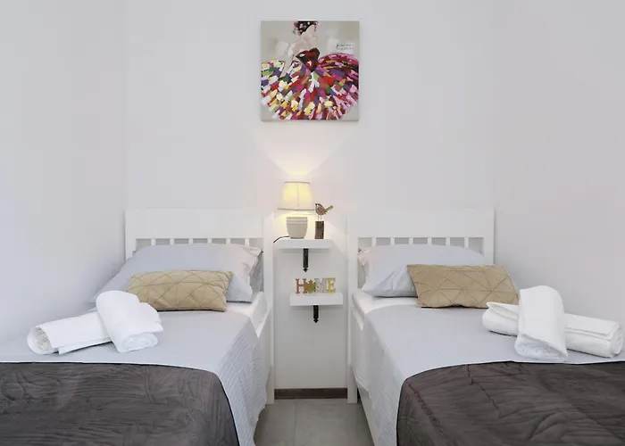 Demare With Heated Pool, Free Evc Station Dom wakacyjny