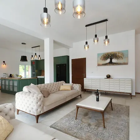 Demare With Heated Pool, Free Evc Station *