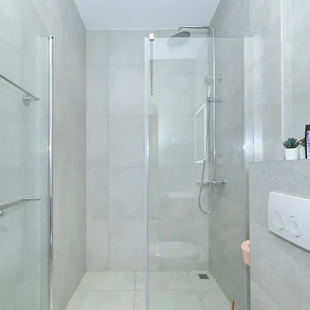 Demare With Heated Pool, Free Evc Station