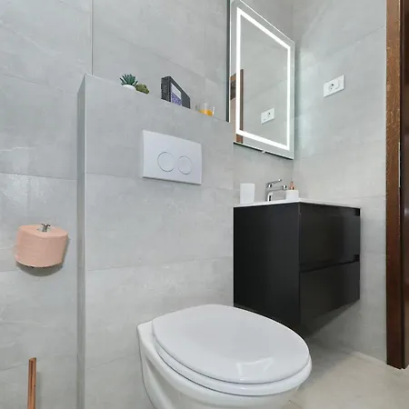 Demare With Heated Pool, Free Evc Station * Lovinac (Zadar)