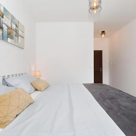 Demare With Heated Pool, Free Evc Station Lovinac (Zadar)