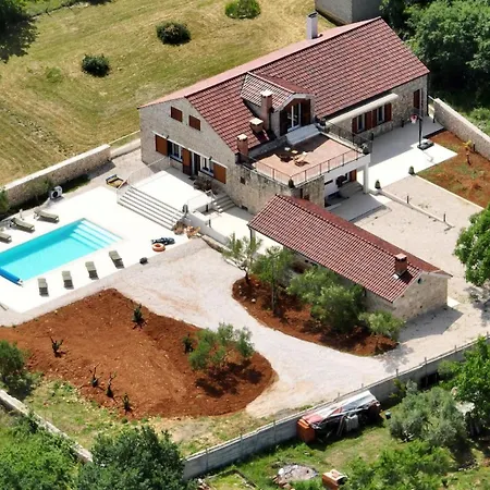 Demare With Heated Pool, Free Evc Station * Lovinac (Zadar)