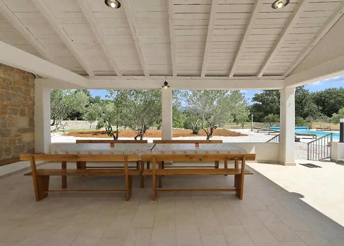 Demare With Heated Pool, Free Evc Station Lovinac (Zadar)