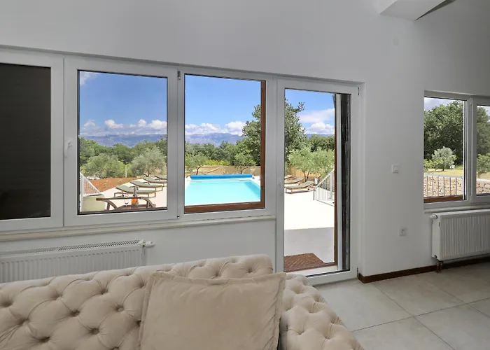 Demare With Heated Pool, Free Evc Station Lovinac (Zadar)