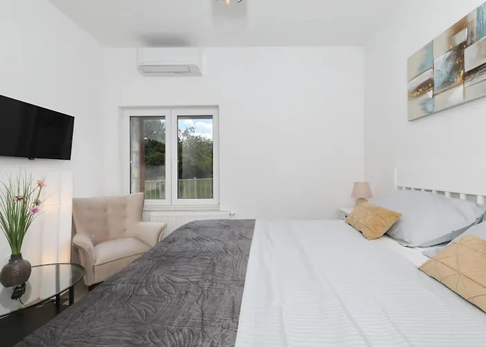 度假居 Demare With Heated Pool, Free Evc Station *