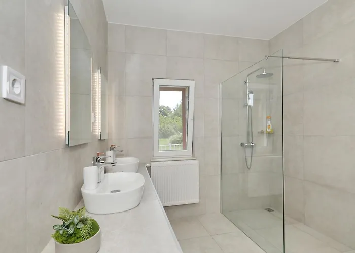 Demare With Heated Pool, Free Evc Station Lovinac (Zadar)