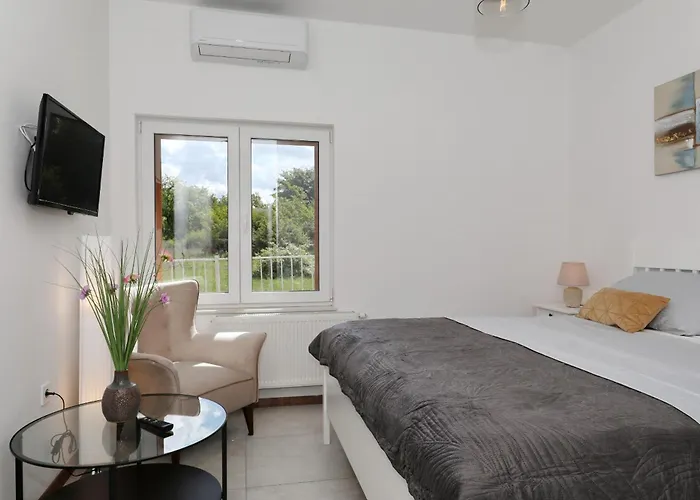 度假居 Demare With Heated Pool, Free Evc Station